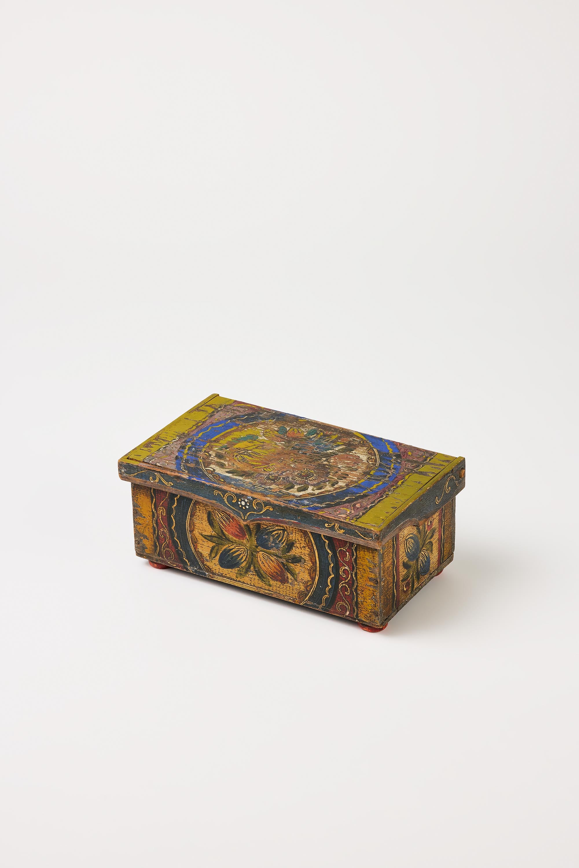 Alpine Folk Objects |   Patinated Brown Jewelry Box – early 19th C.