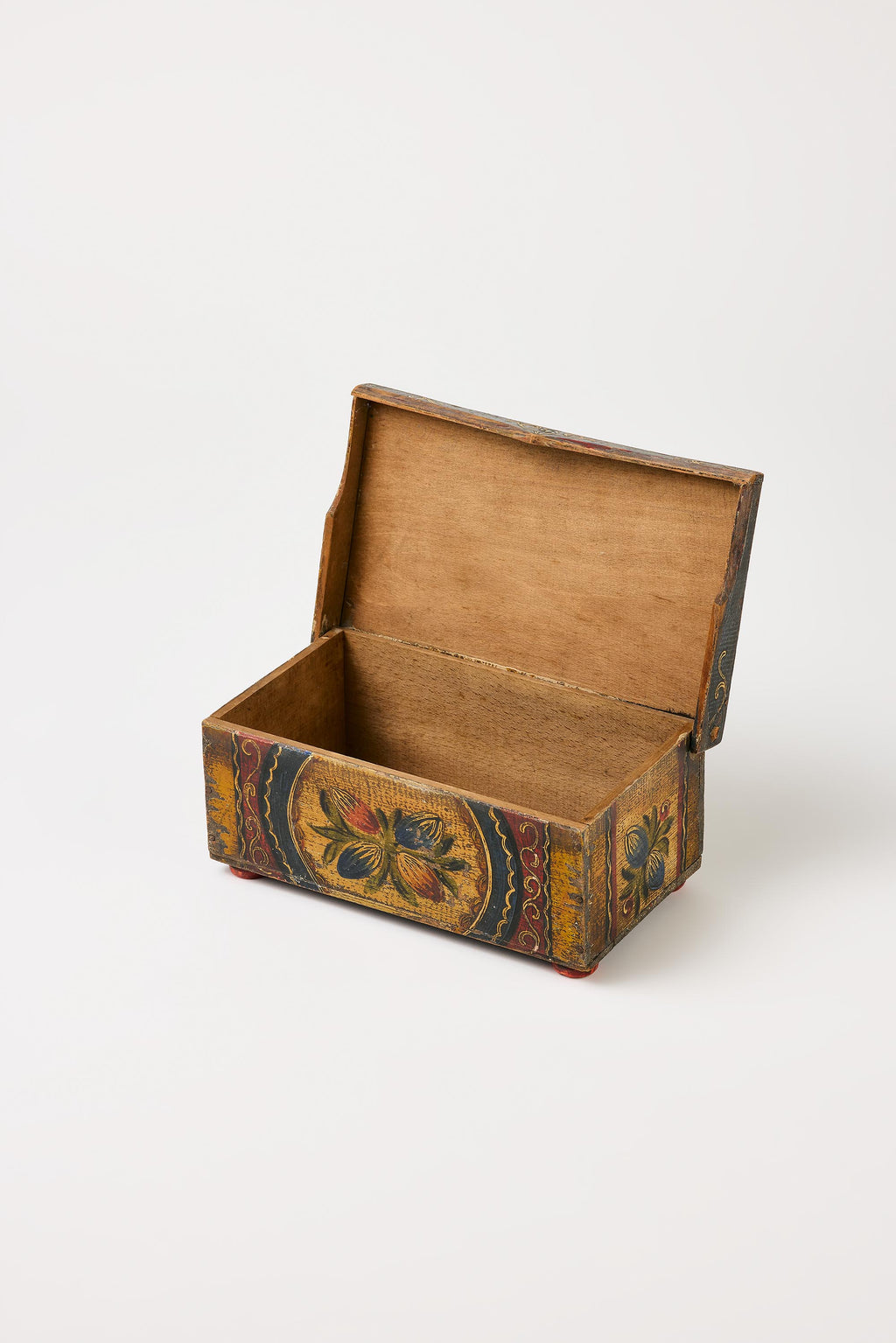Alpine Folk Objects |   Patinated Brown Jewelry Box – early 19th C.
