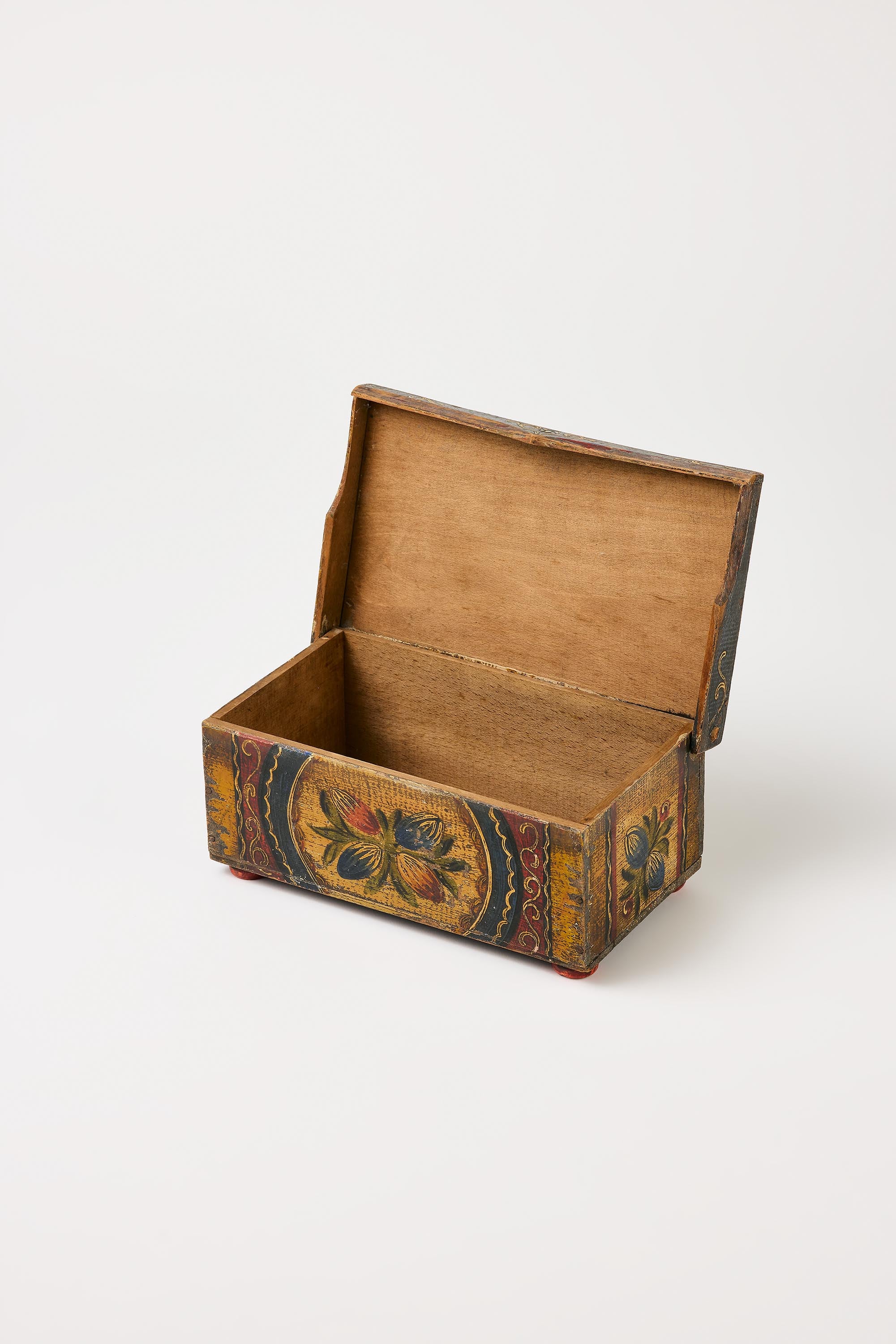 Alpine Folk Objects |   Patinated Brown Jewelry Box – early 19th C.