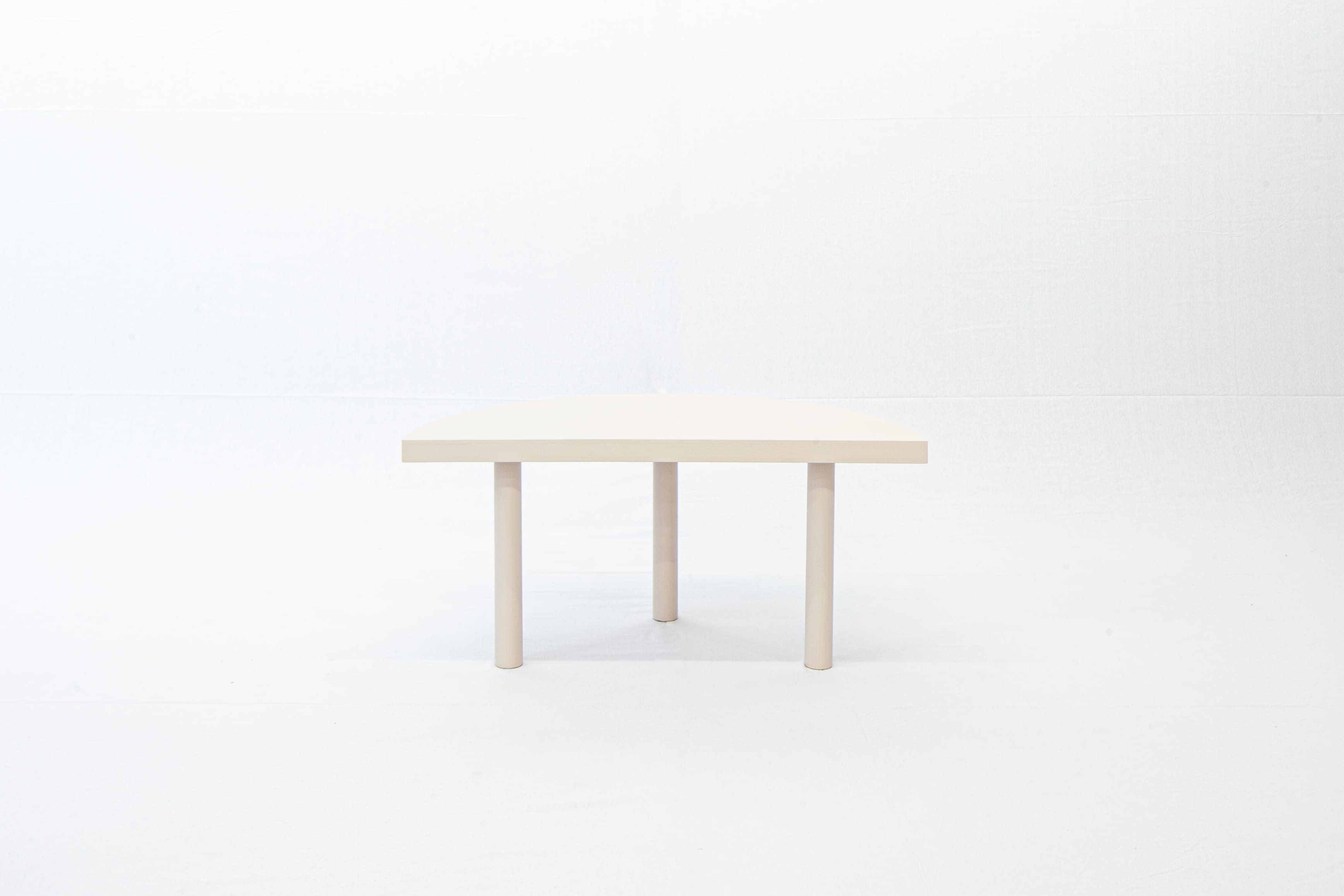 B4 Möbel | Demilune Coffee Table – Mauve