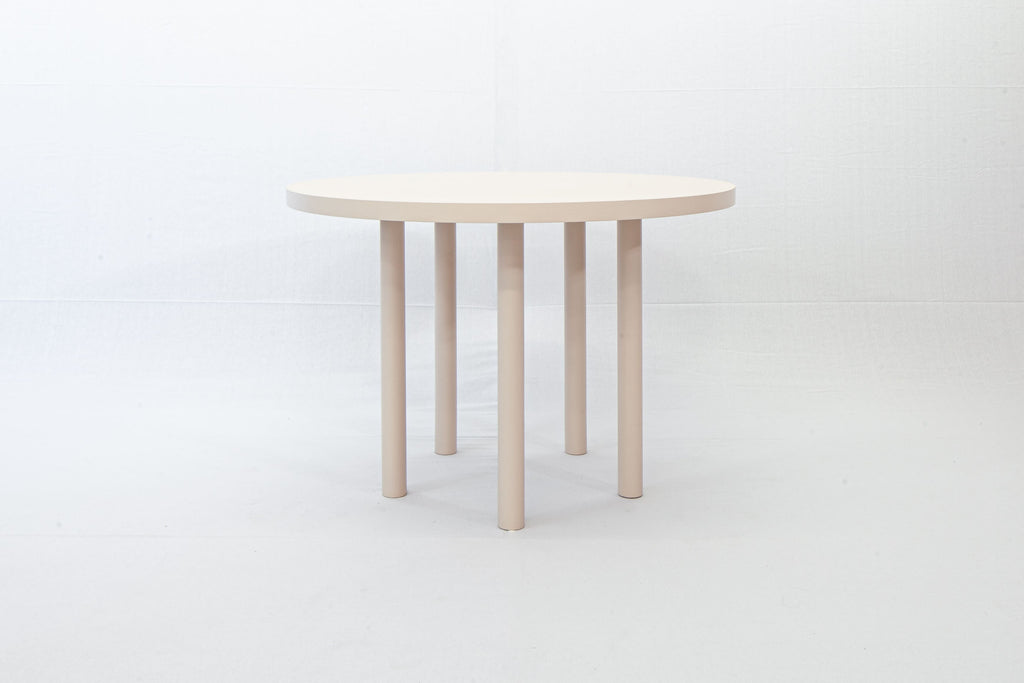 B4 Möbel | Table round – 90cm diameter – Orange Blast 