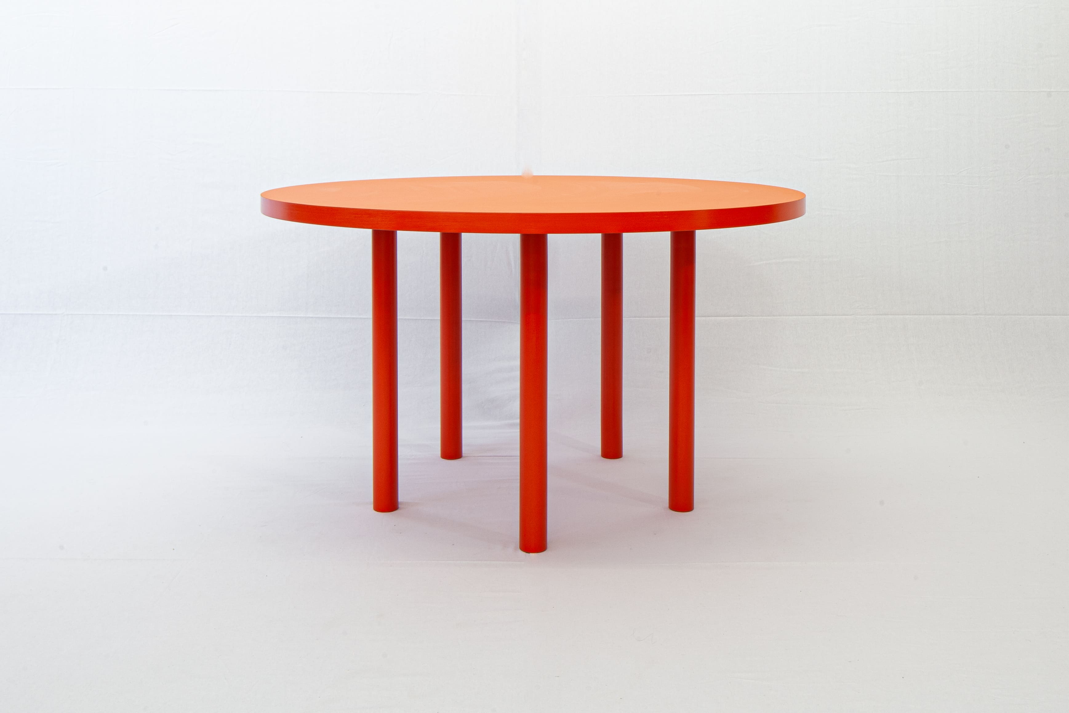 B4 Möbel | Table round – 90cm diameter – Orange Blast 