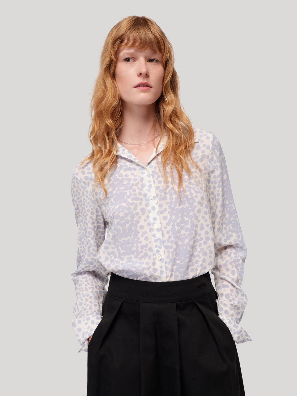 enSoie | Maxi Crepe de Chine Blouse Leo Print Lt. Blue