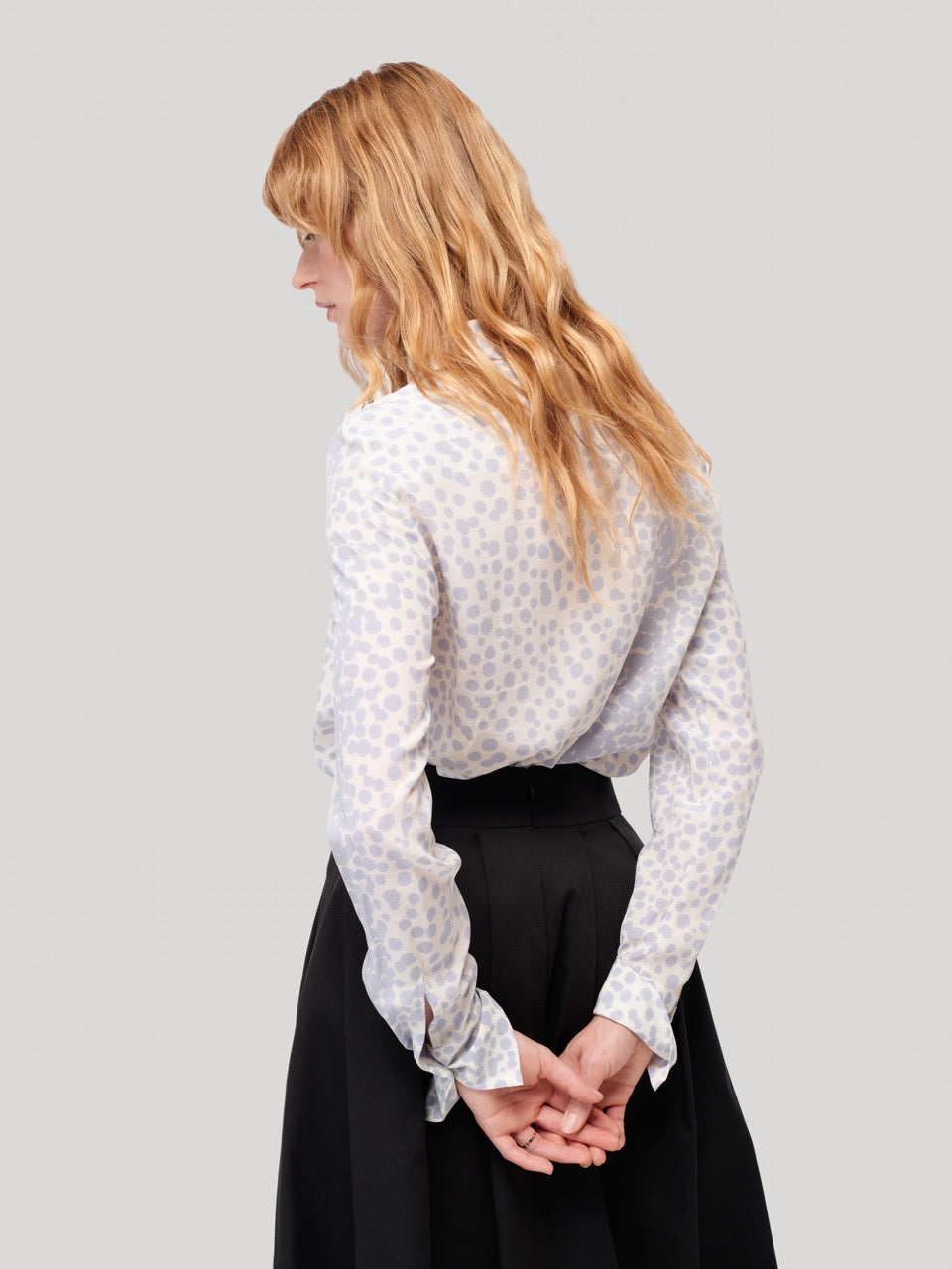 enSoie | Maxi Crepe de Chine Blouse Leo Print Lt. Blue