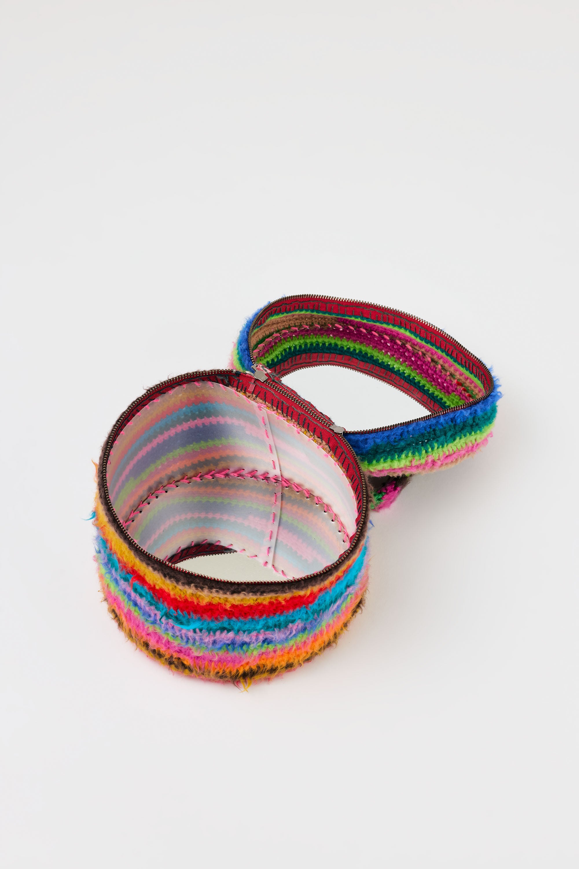 Flaka Jahaj / Studio Passenger | Krenare – Big shed crochet vanity bag