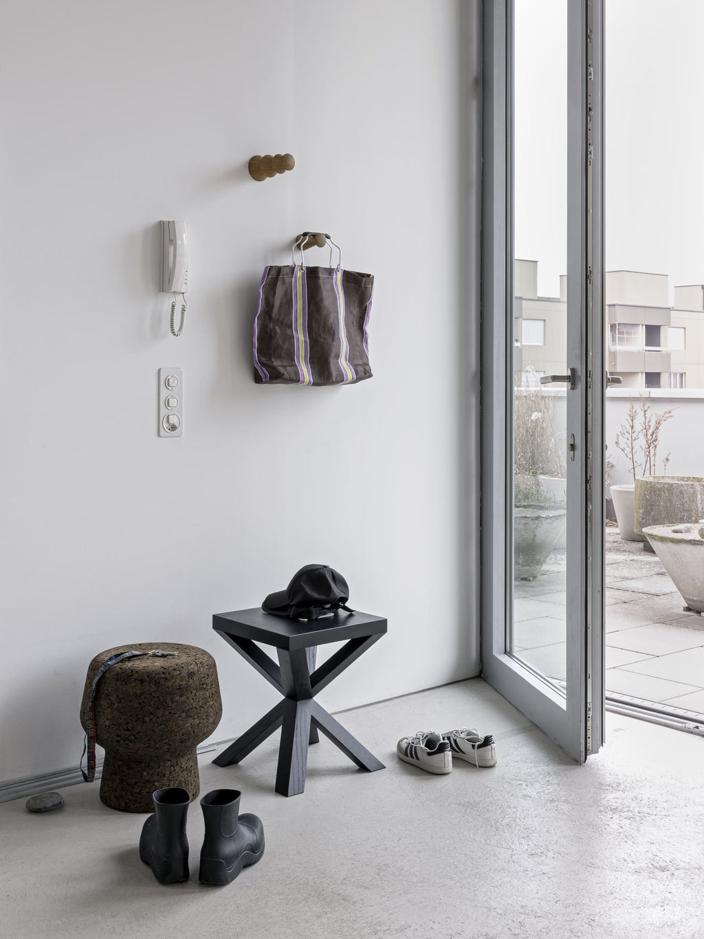 H&dM Objects | X Hocker Ash Black Stained