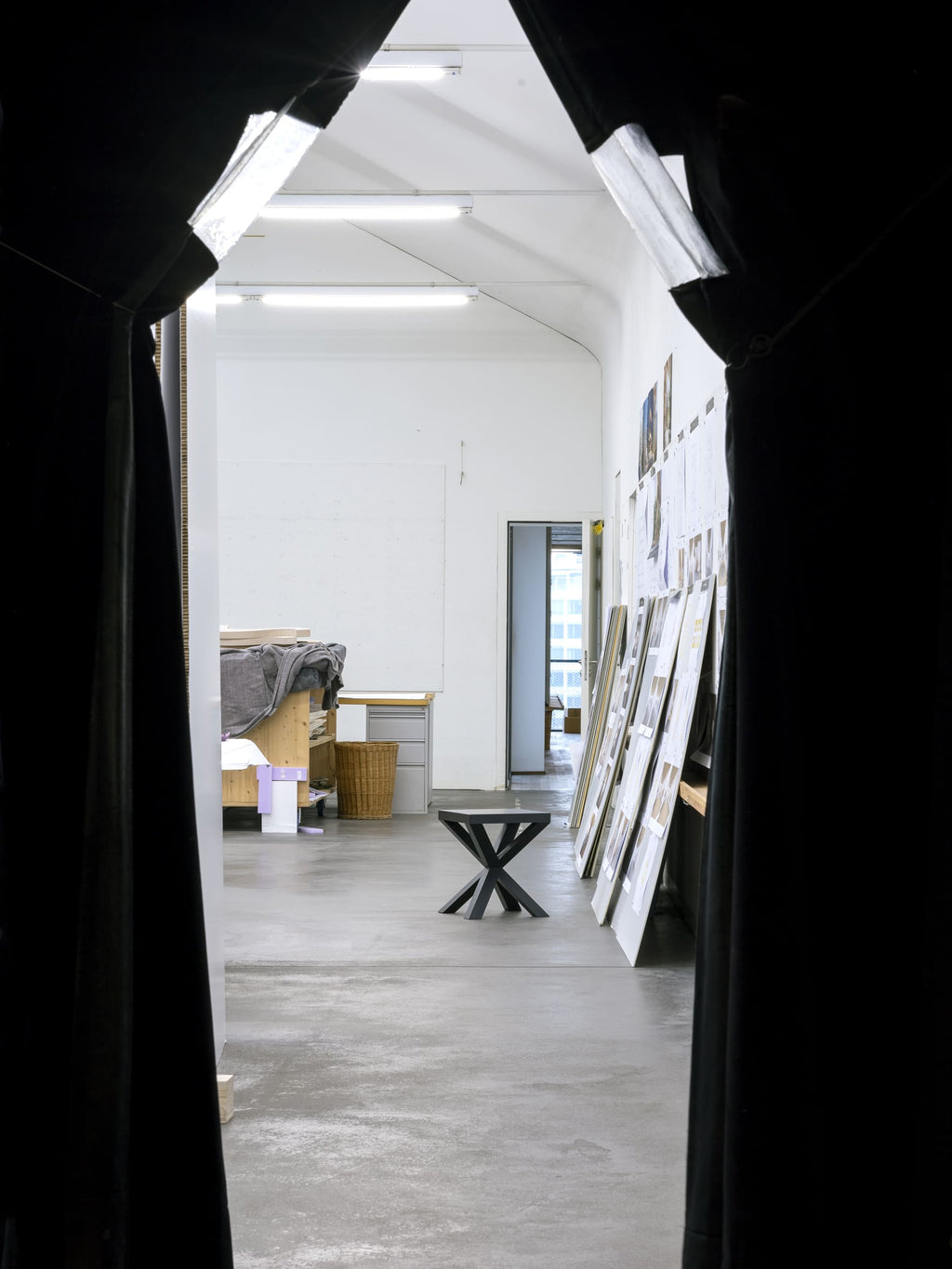 H&dM Objects | X Hocker Ash Black Stained