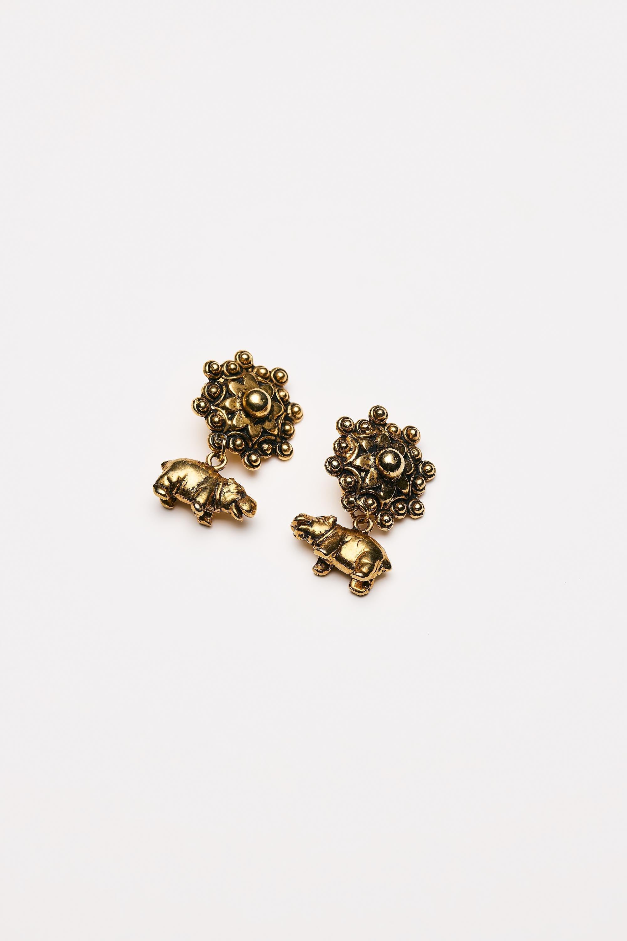 Vintage Costume Jewelry | Earclips Hippopotamus