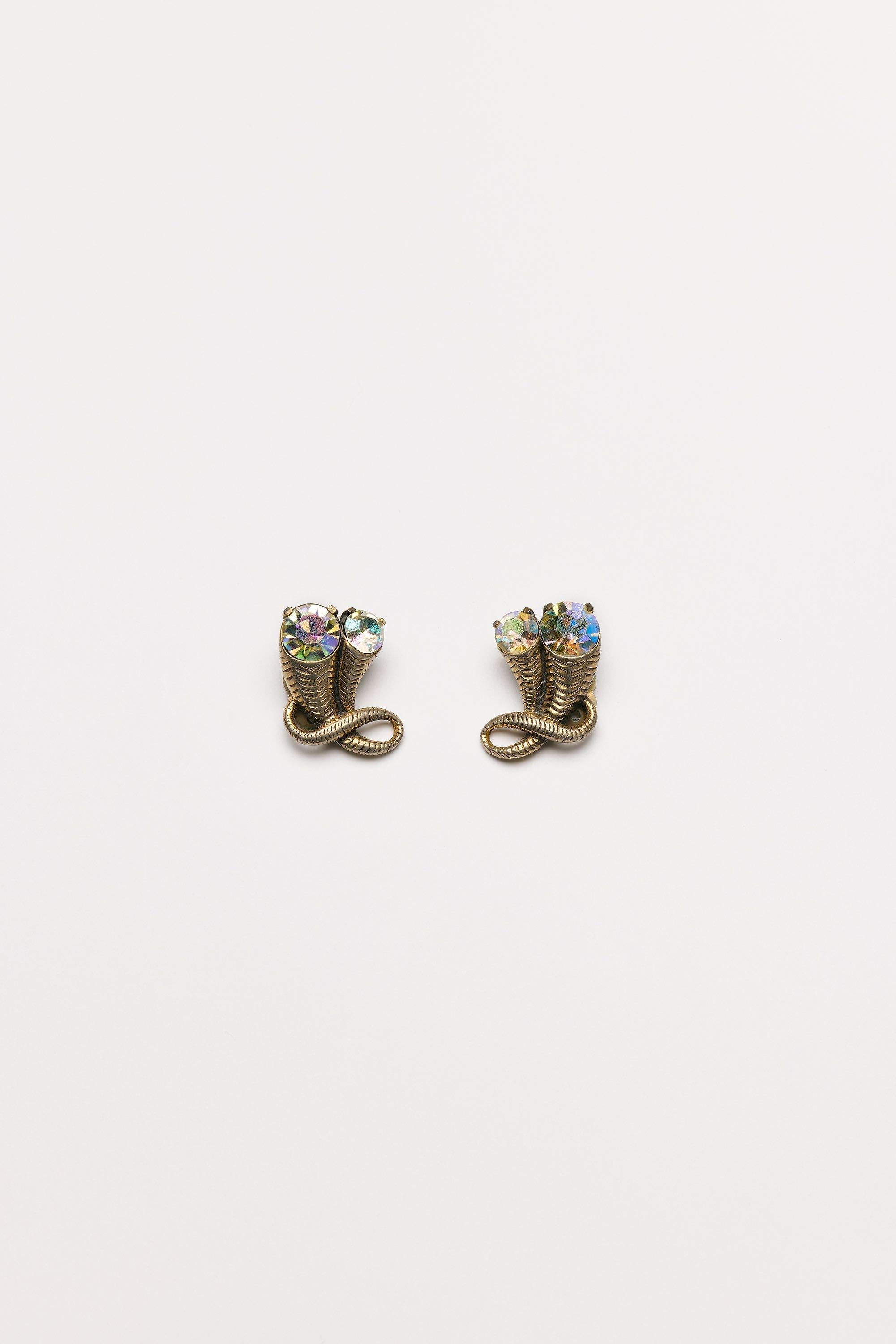 Vintage Costume Jewelry | Elsa Schiaparelli – Earclips Cornucopia