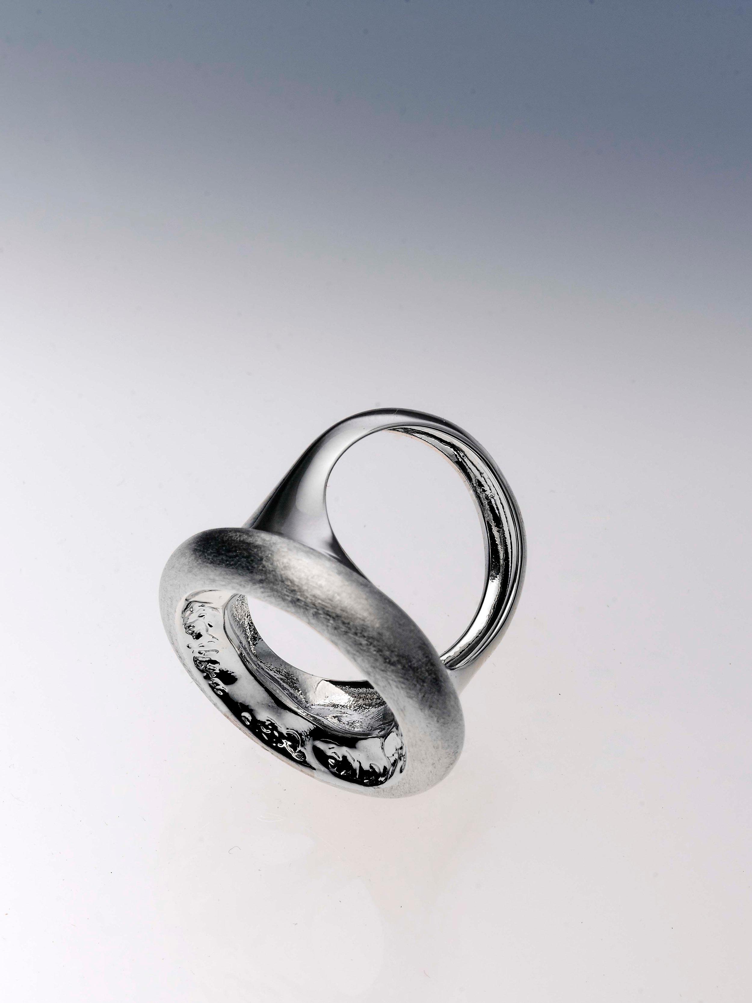Yan Jiang Studio | Broken Edge - Donut Ring